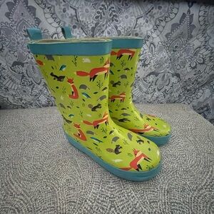 Kid rain boots size medium